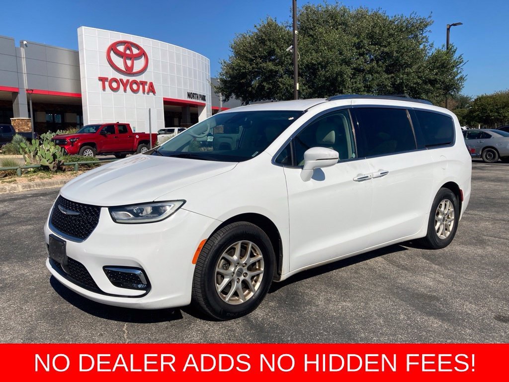 Used 2021 Chrysler Pacifica Touring-L FWD image 1