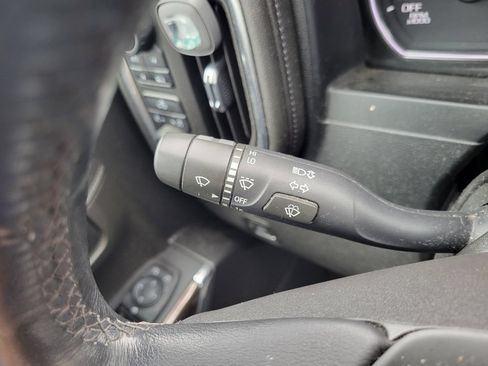 Used 2022 Chevrolet Silverado 1500 LT AWD/4WD image 17