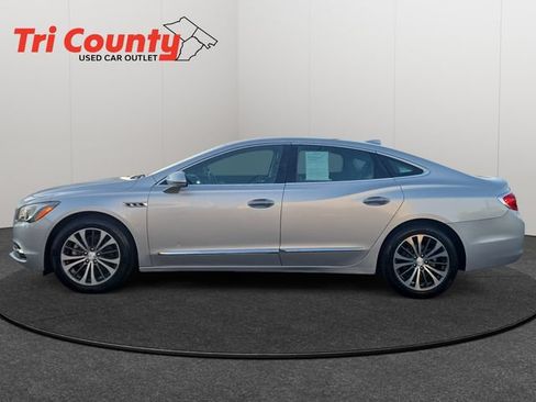 Used 2017 Buick LaCrosse Essence FWD image 4