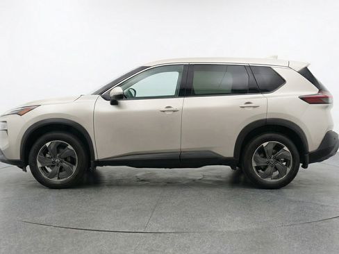 Used 2025 Nissan Rogue SV FWD image 5