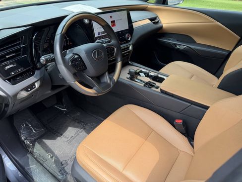Used 2023 Lexus RX 350 Premium w/ Cold Area Package FWD image 15