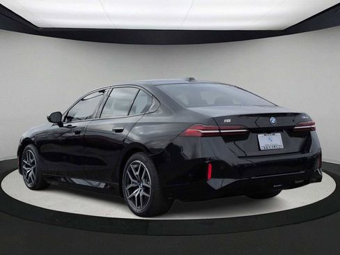 Used 2025 BMW i5 M60 w/ Premium Package image 6