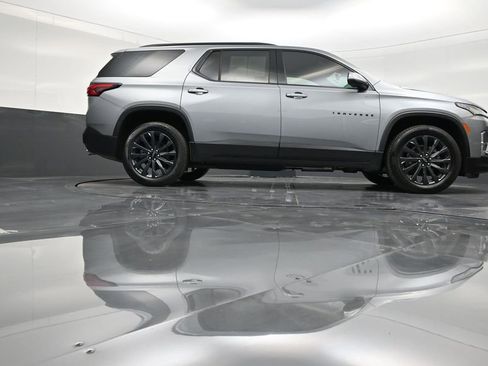 Used 2024 Chevrolet Traverse RS image 25