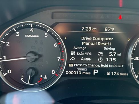 New 2026 Mitsubishi Outlander LE AWD/4WD image 16