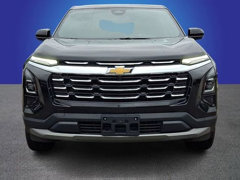 Used 2025 Chevrolet Equinox LT FWD image 2
