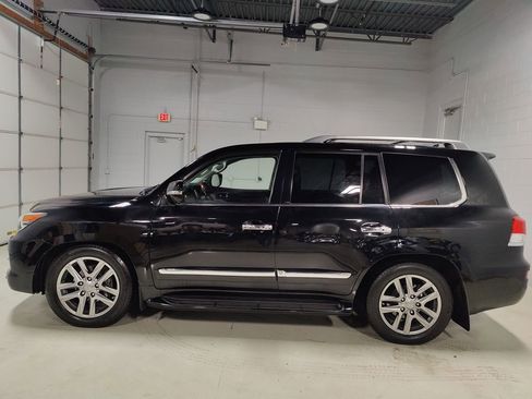 Used 2015 Lexus LX 570 4WD w/ Luxury Package image 24