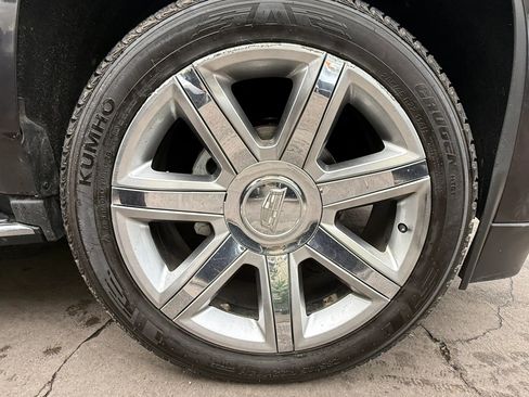 Used 2017 Cadillac Escalade Luxury RWD image 25