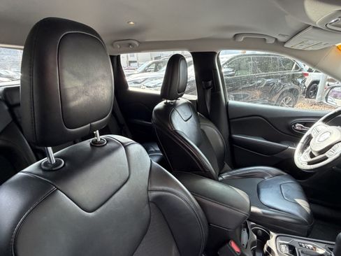 Used 2019 Jeep Cherokee Latitude Plus FWD image 45