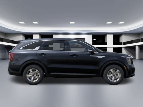 Used 2025 Kia Sorento LX FWD image 7