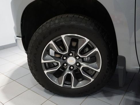 Used 2024 Chevrolet Silverado 1500 LT image 29