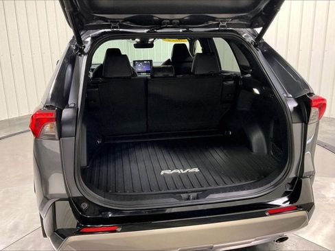 Used 2022 Toyota RAV4 XSE AWD/4WD image 38