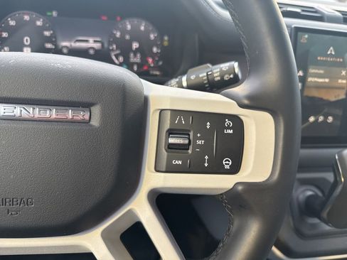 Used 2025 Land Rover Defender 130 X-Dynamic SE image 18