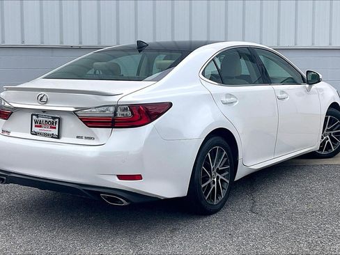 Used 2018 Lexus ES 350 w/ Luxury Package w/Wood Trim FWD image 17
