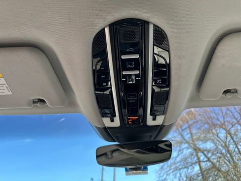 Used 2019 Porsche Panamera w/ Premium Package Plus RWD image 28