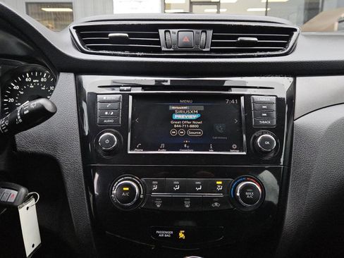 Used 2020 Nissan Rogue Sport S FWD image 12