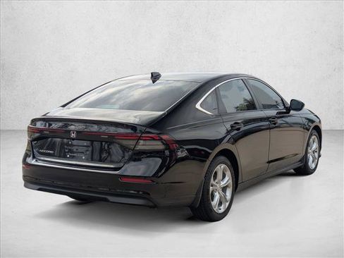 Certified 2023 Honda Accord LX image 5