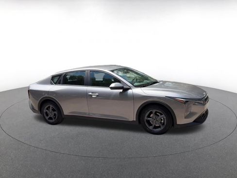 Used 2025 Kia K4 FWD image 2