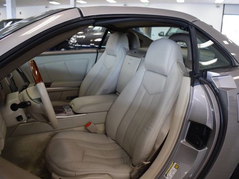 Used 2005 Cadillac XLR image 94