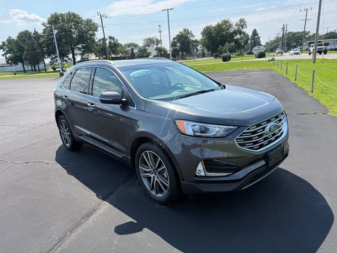 Used 2019 Ford Edge Titanium w/ Cold Weather Package FWD image 3