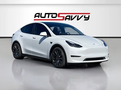 Used 2024 Tesla Model Y Performance AWD/4WD image 1