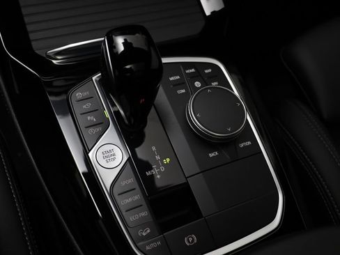 Certified 2025 BMW X4 xDrive30i AWD/4WD image 11