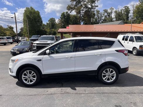 Used 2017 Ford Escape SE w/ SE Cold Weather Package AWD/4WD image 7