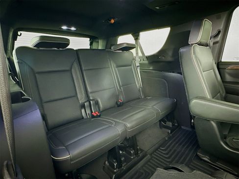 Used 2021 Chevrolet Suburban Premier w/ Premium Package image 29