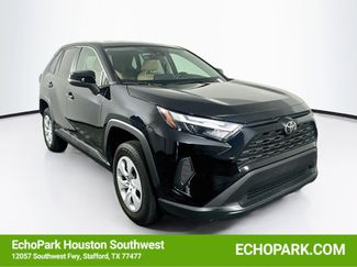 Used 2025 Toyota RAV4 LE FWD video 1