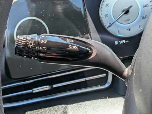 Used 2024 Hyundai Elantra SEL FWD image 30
