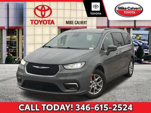Used 2022 Chrysler Pacifica Touring-L FWD image 1