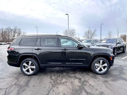 Used 2022 Jeep Grand Cherokee L Limited image 13