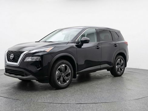 Used 2025 Nissan Rogue SV AWD/4WD image 3