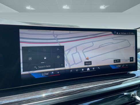 Used 2026 BMW X7 xDrive40i w/ M Sport Package image 25