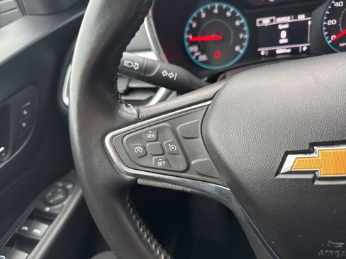 Used 2018 Chevrolet Equinox LT image 32