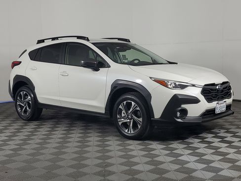 Used 2025 Subaru Crosstrek 2.0i Premium w/ Crosstrek Mirror Package image 2