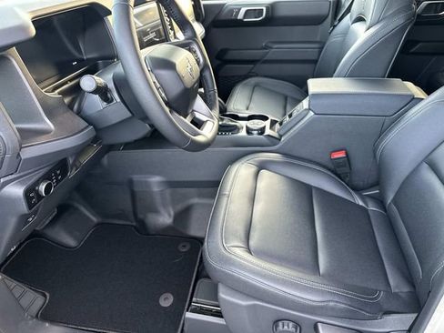 New 2025 Ford Bronco Badlands image 21