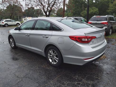 Used 2016 Hyundai Sonata SE FWD image 5