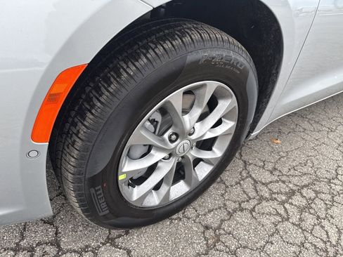 New 2026 Chrysler Pacifica Limited image 20