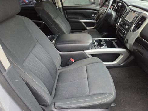 Used 2016 Nissan Titan SV RWD image 13
