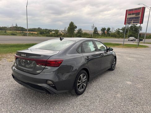Used 2023 Kia Forte LXS FWD image 3