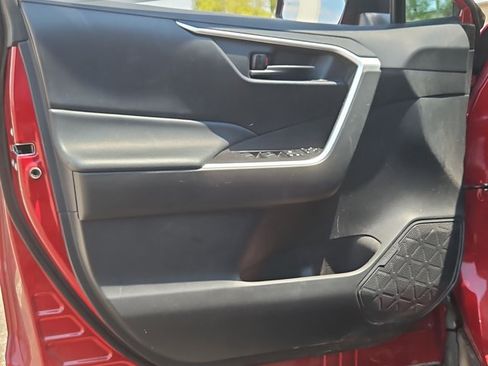 Certified 2025 Toyota RAV4 LE AWD/4WD image 10
