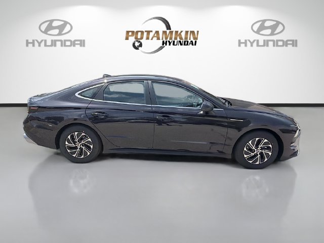 New 2026 Hyundai Sonata Blue FWD image 4