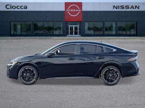 New 2026 Nissan Sentra SR w/ Floor Mat Package FWD image 2