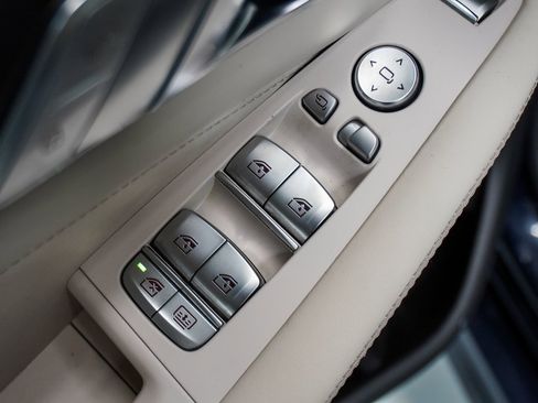 Used 2022 BMW X7 M50i w/ Dynamic Handling Package image 41