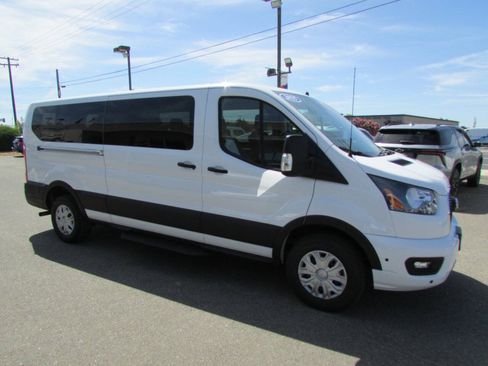Used 2025 Ford Transit 350 XLT RWD image 5