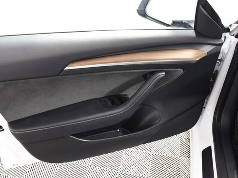 Used 2023 Tesla Model 3 Standard Range image 14