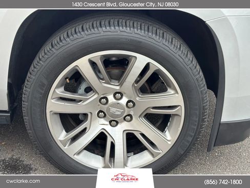 Used 2015 Cadillac Escalade Premium image 30