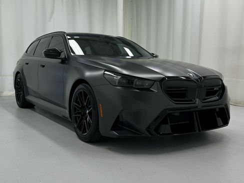 Used 2026 BMW M5 Touring AWD/4WD image 2
