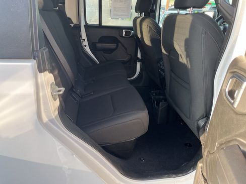 Used 2023 Jeep Gladiator Sport image 20