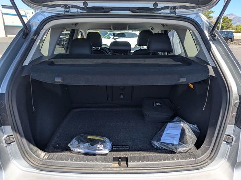 Used 2022 Volkswagen Taos SE image 32